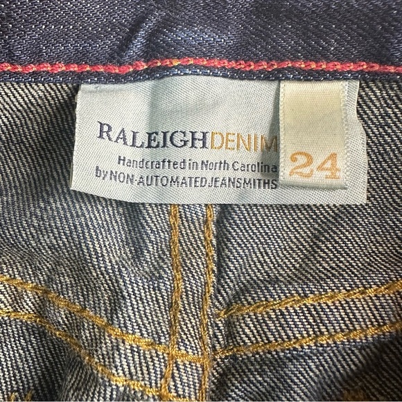 Raleigh Denim Straight Jeans. Size 24 - Picture 9 of 11